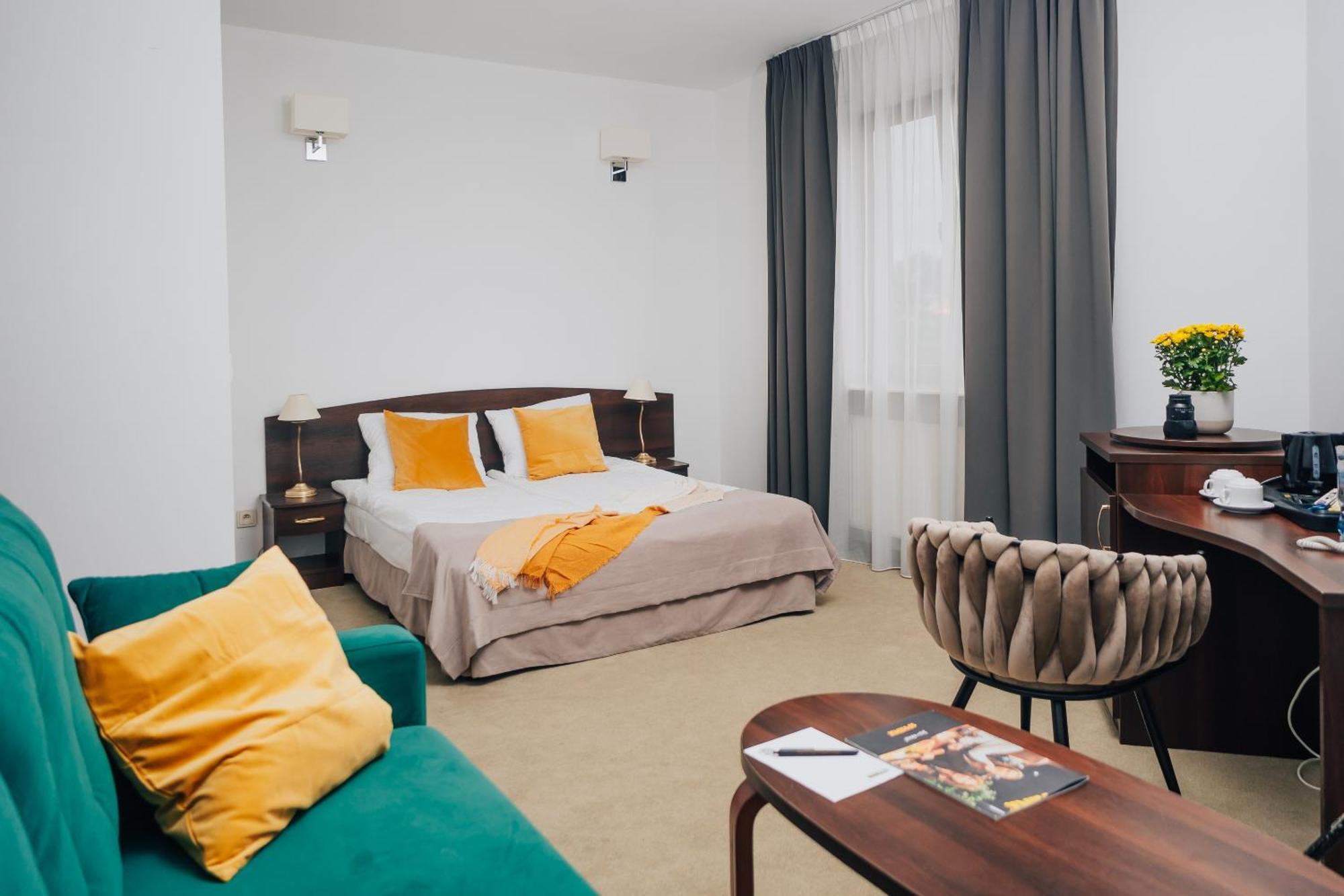 Hotel Sphinx Zabia Wola Exterior photo